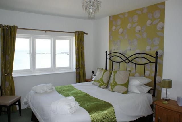 The Bay Apartment Lyme Regis Room photo